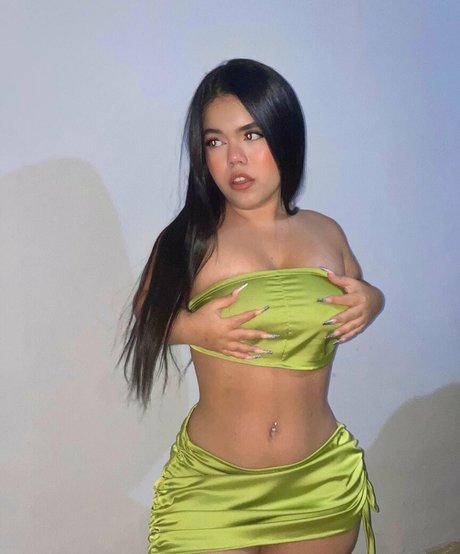 Maria Guevito ホットモデル 写真