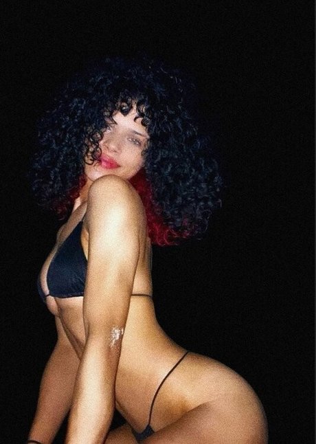 熟女 太め OnlyFans セクシー 写真