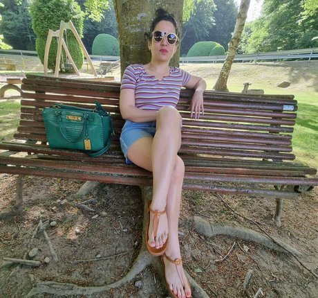 足フェチオンリーファンズ アダルト ギャラリー