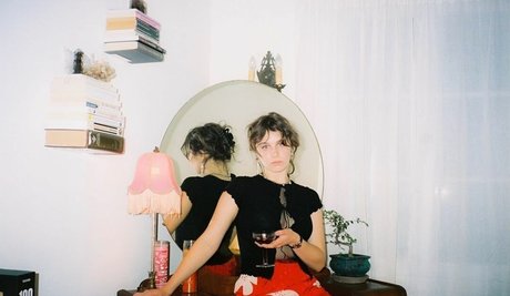 Gideon Adlon 裸の女優 写真