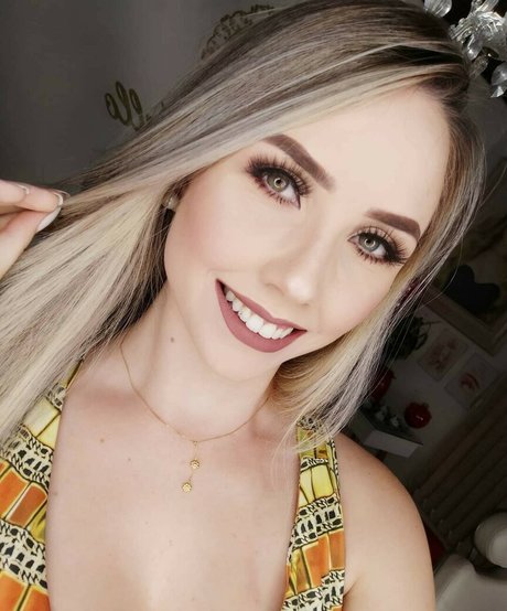 OnlyFansアカウント アート裸 ギャラリー