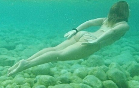 Dimitra Charilaou ヌードモデル 画像