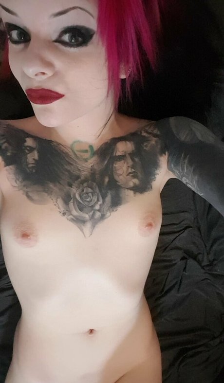 ピアス乳首オンリーファンズ ホット ギャラリー