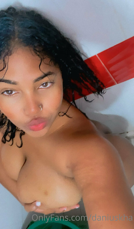 daniuskha 裸の女優 写真