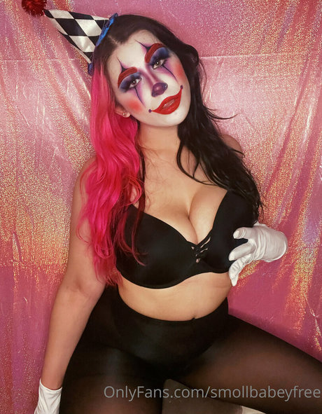 ポニーテールオンリーファンズ ポルノグラフィック 写真