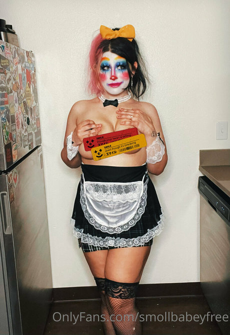 太めのブロンドオンリーファンズ 裸 写真