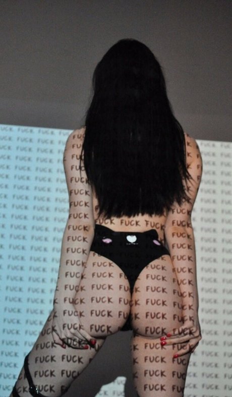 ビデオ通話 オンリーファンズ ポルノ 写真