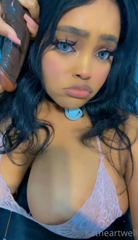 興奮した看護師OnlyFans アートヌード 画像