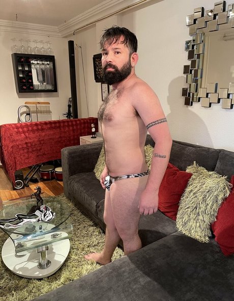 巨乳で曲線美のOnlyFans セクシーヌード アーカイブ