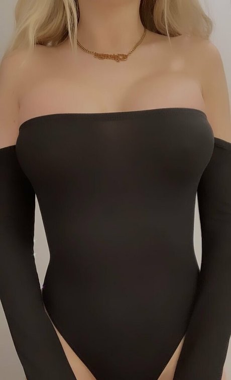 ブラックマジックオンリーファンズ 無料エロ 画像