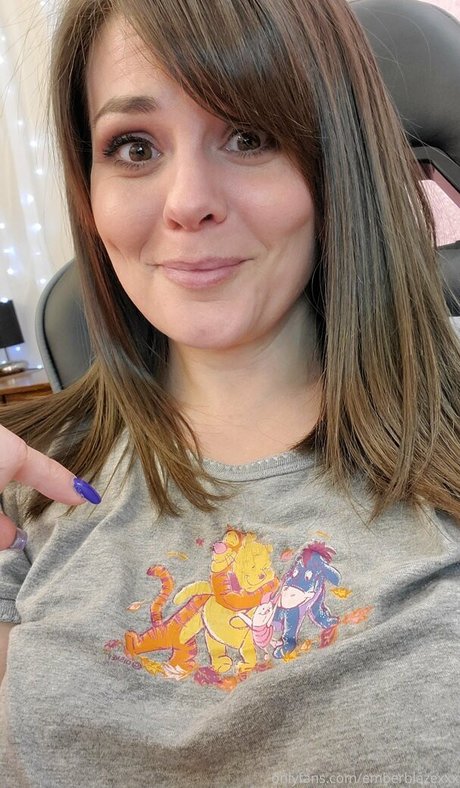 emberblazexxx ポルノ女優 写真