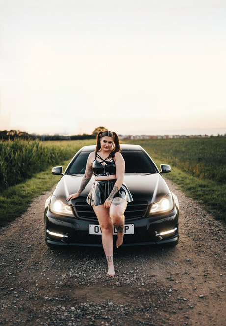 義母オンリーファンズ ホットヌード 画像