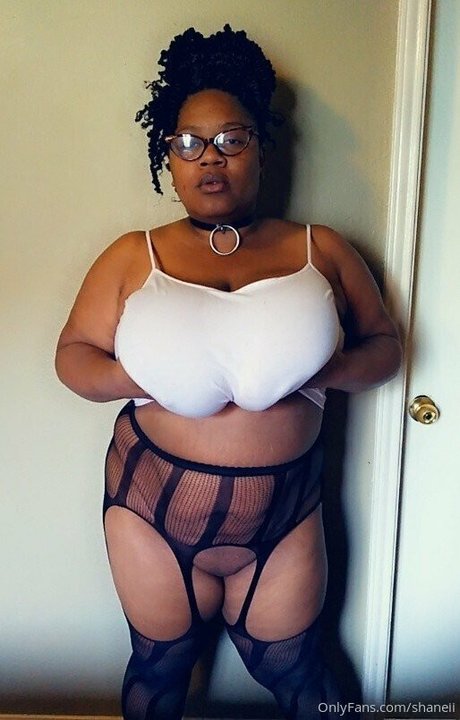 OnlyFansの普及 ホットポルノ 写真