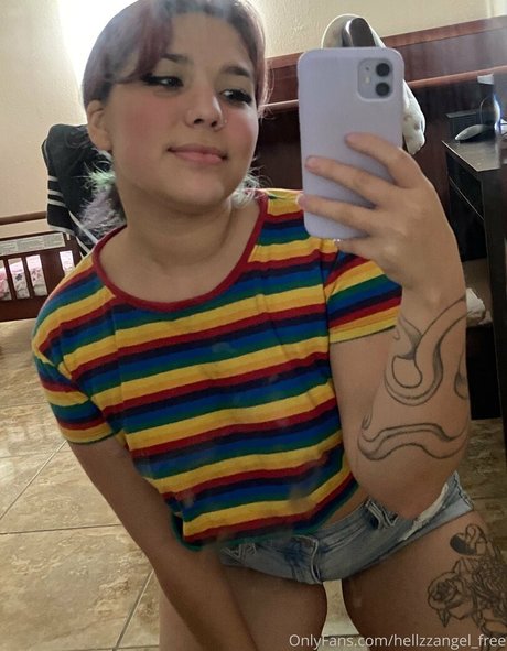 hellzzangel free 完璧なスター 写真