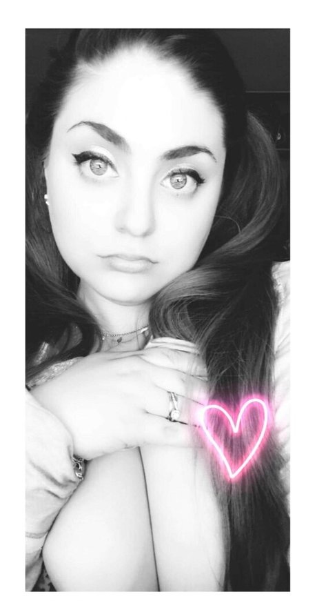 daydreamingprisoner252 アダルトスター 画像