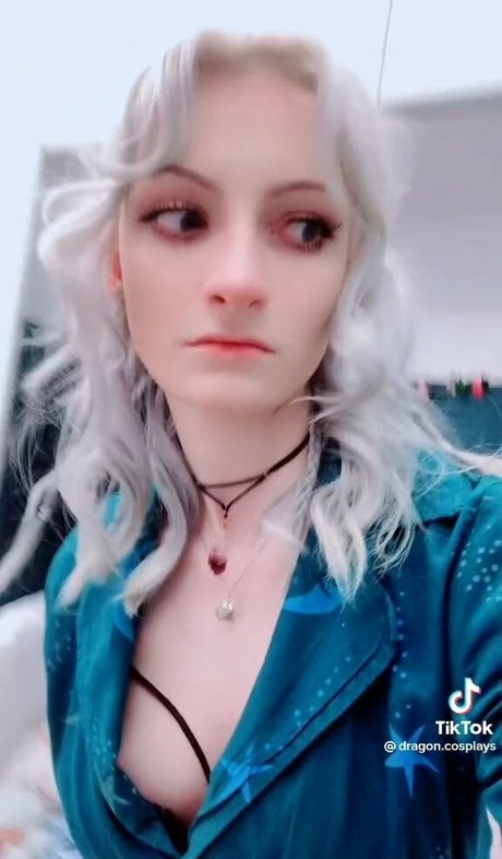 Dragon Cosplays 裸モデル ギャラリー