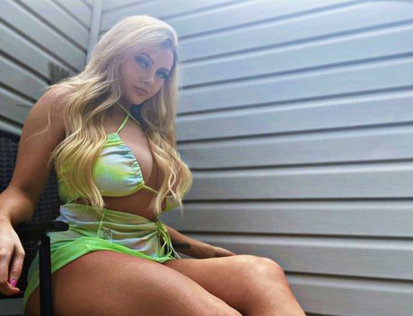 Miss Larkan スター xxx 写真