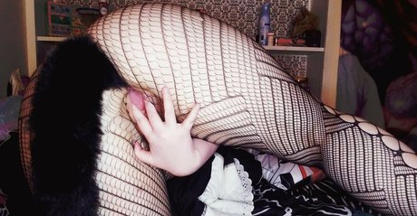 shylohnova xxxモデル 画像