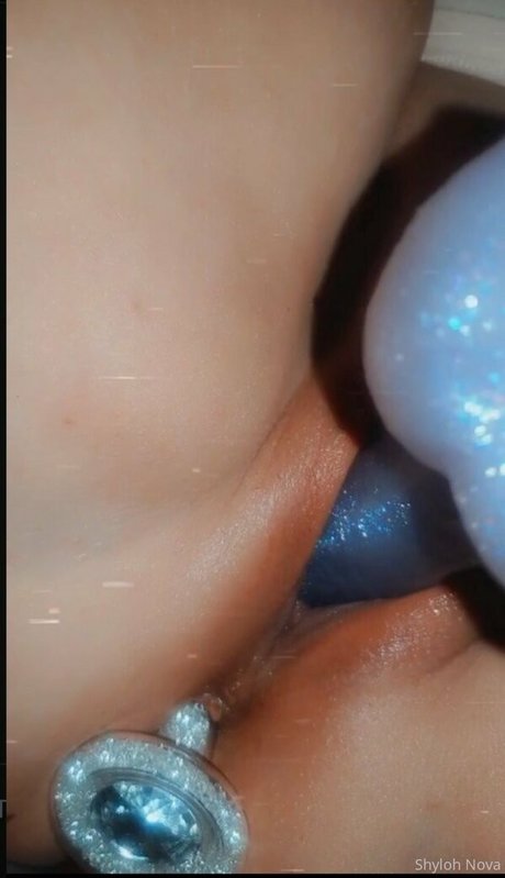 shylohnova かわいいモデル 写真