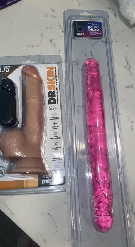 背が高くて巨乳のOnlyFans ポルノ 画像