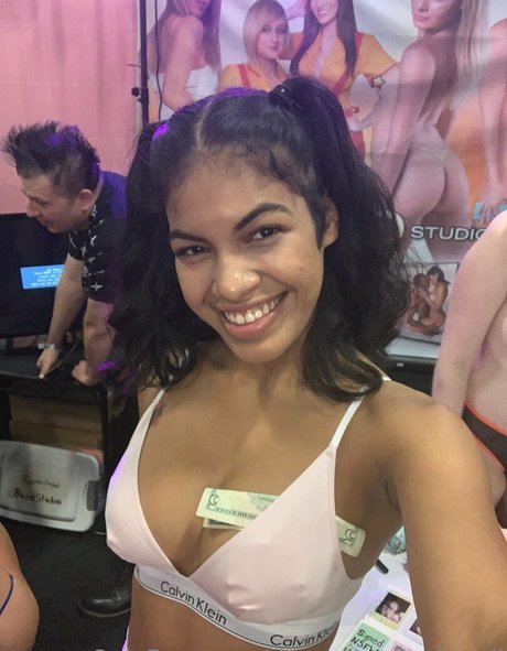 thereal mayafarrell ポルノスター ホット 画像