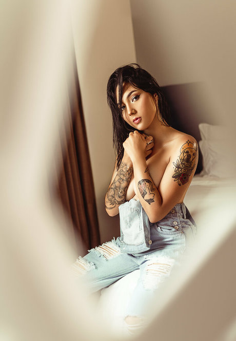 アジアンツインズOnlyFans 裸 画像