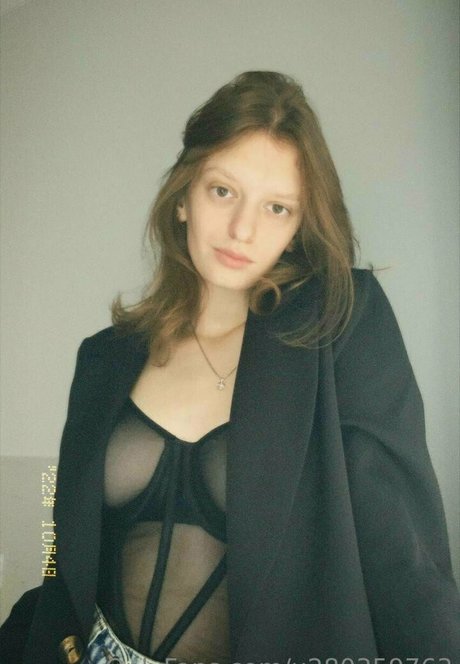 darynaox ヌード女優 写真