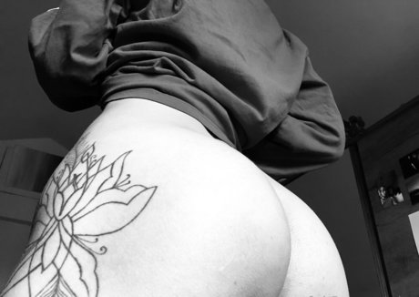 eshea セックスモデル 写真