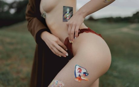 Olia Malyuchenko ヌードモデル 画像