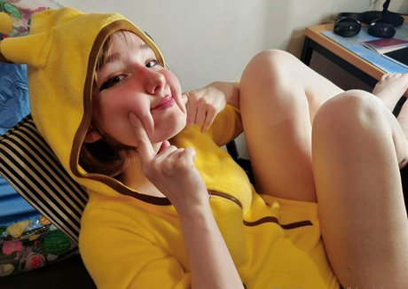 ミニドレス OnlyFans 無料 画像