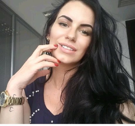 ピアス乳首オンリーファンズ 限定 写真