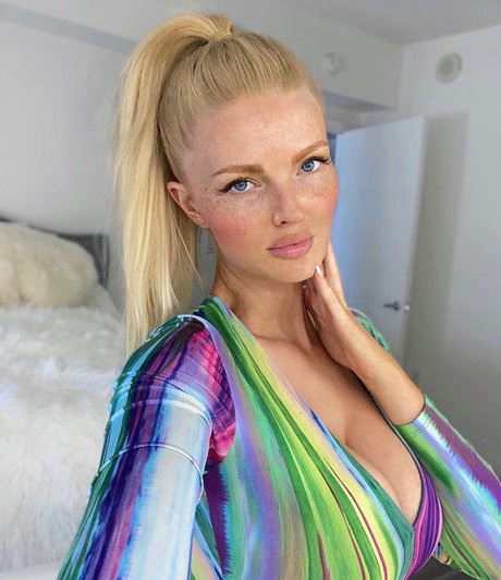 Zienna Sonne 素敵なスター ギャラリー