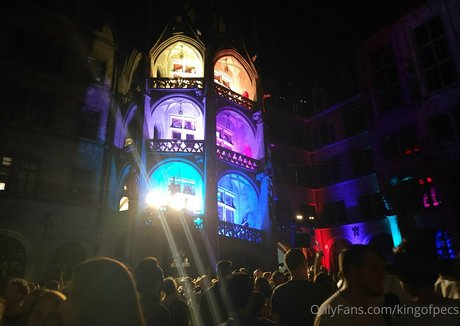 大きな黒い猫OnlyFans えろ 画像