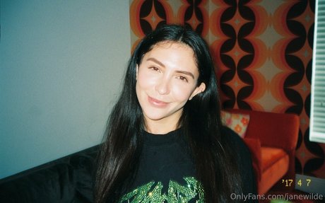 janewilde 裸のポルノスター ギャラリー