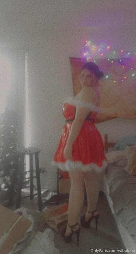 wibblooo 女優 写真