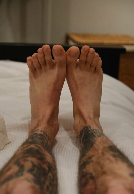 male feet uk アダルトスター 写真