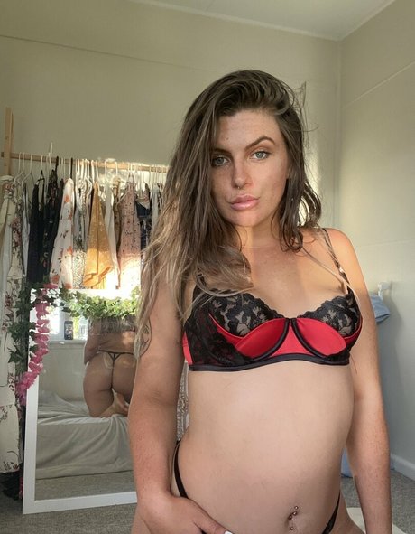 clitriinee2 エロティック女優 アーカイブ