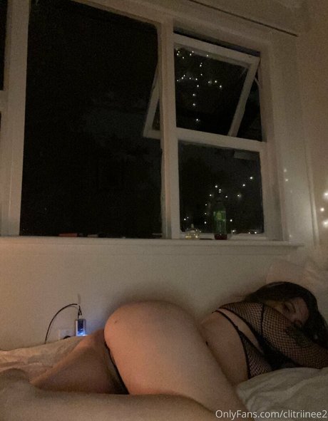 clitriinee2 ヌードのポルノスター 写真