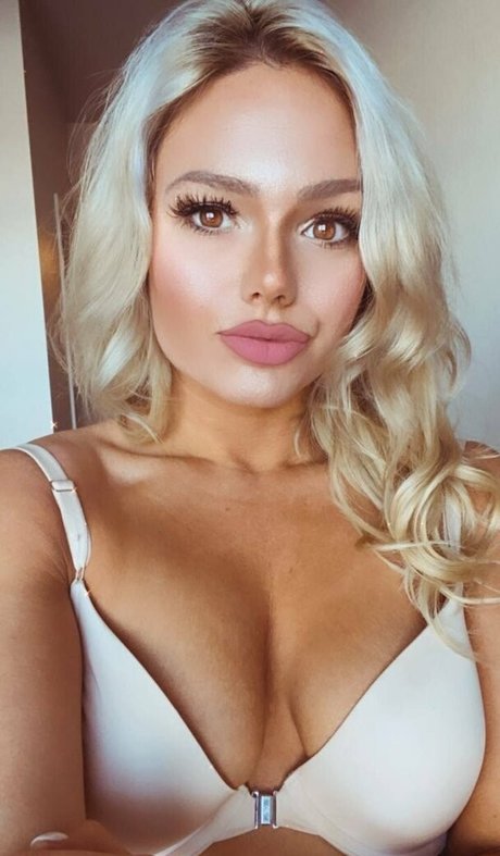 ティーン乱交OnlyFans 無料裸 画像