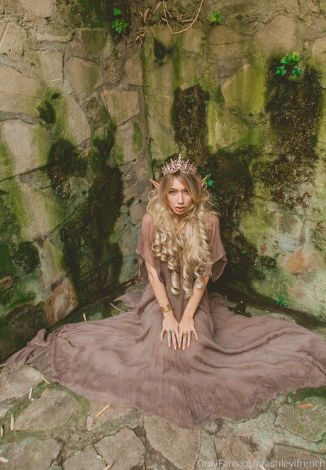 パウグプリンセスOnlyFans セクシーヌード ギャラリー