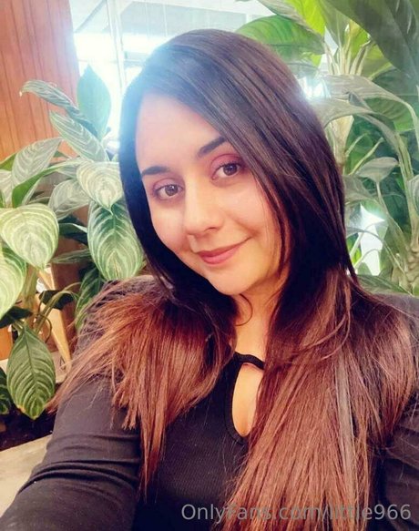 ナチュラルポーグオンリーファン エロチック 写真