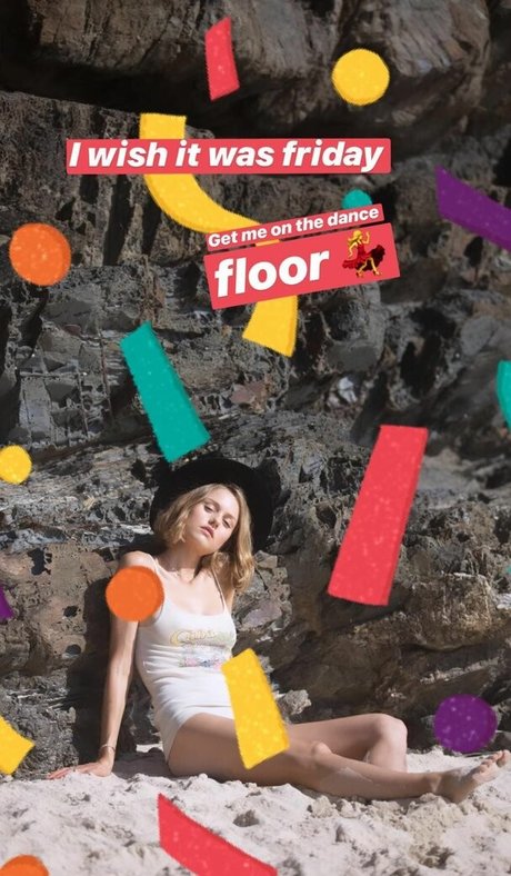 滴るマンコ OnlyFans 無料 ギャラリー