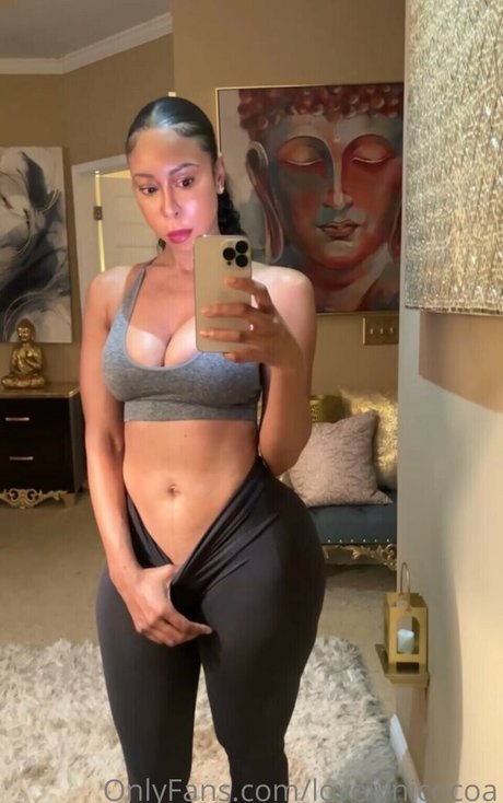 熟女クーガーオンリーファンズ ホット裸 画像