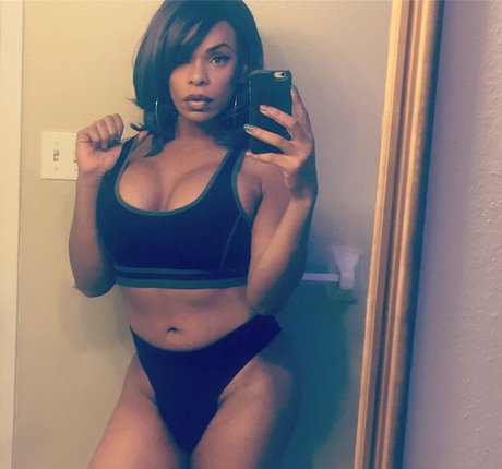 小さなオンリーファンズ ホット 画像