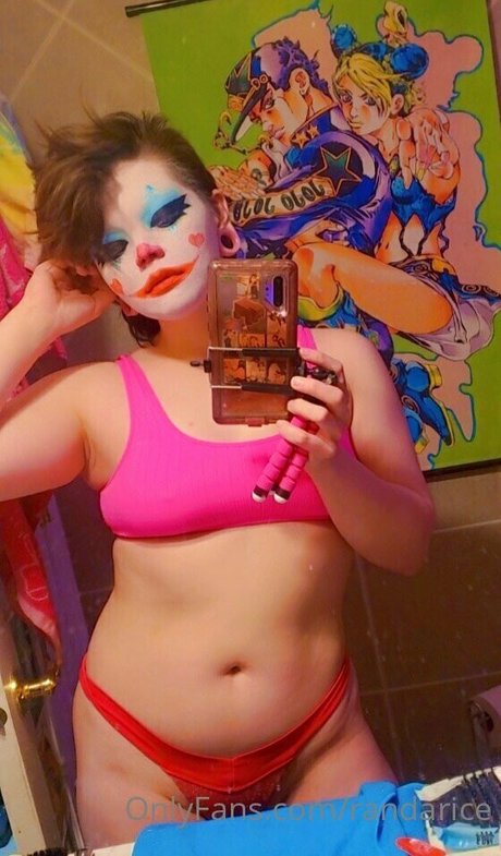 マイクロTバックOnlyFans ホット 画像