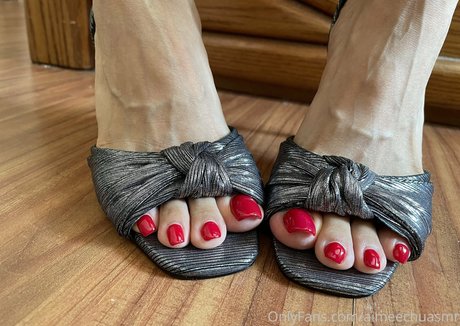 若い黒人女性オンリーファンズ ホットセクシー 画像