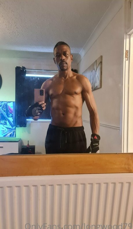 longwood79 ポルノスター アダルト 写真