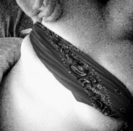 gamingth0ttyfree 素敵なモデル 画像