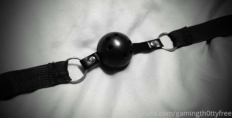 gamingth0ttyfree 裸のモデル 写真