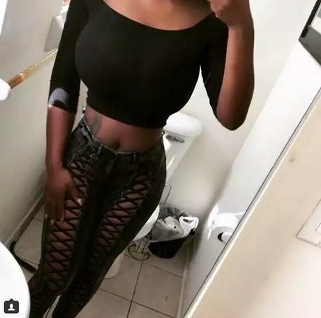 巨乳義母OnlyFans セクシーヌード 画像